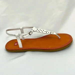 BC Footwear White Thong Sandal 8M Ankle Strap Buckle Leather